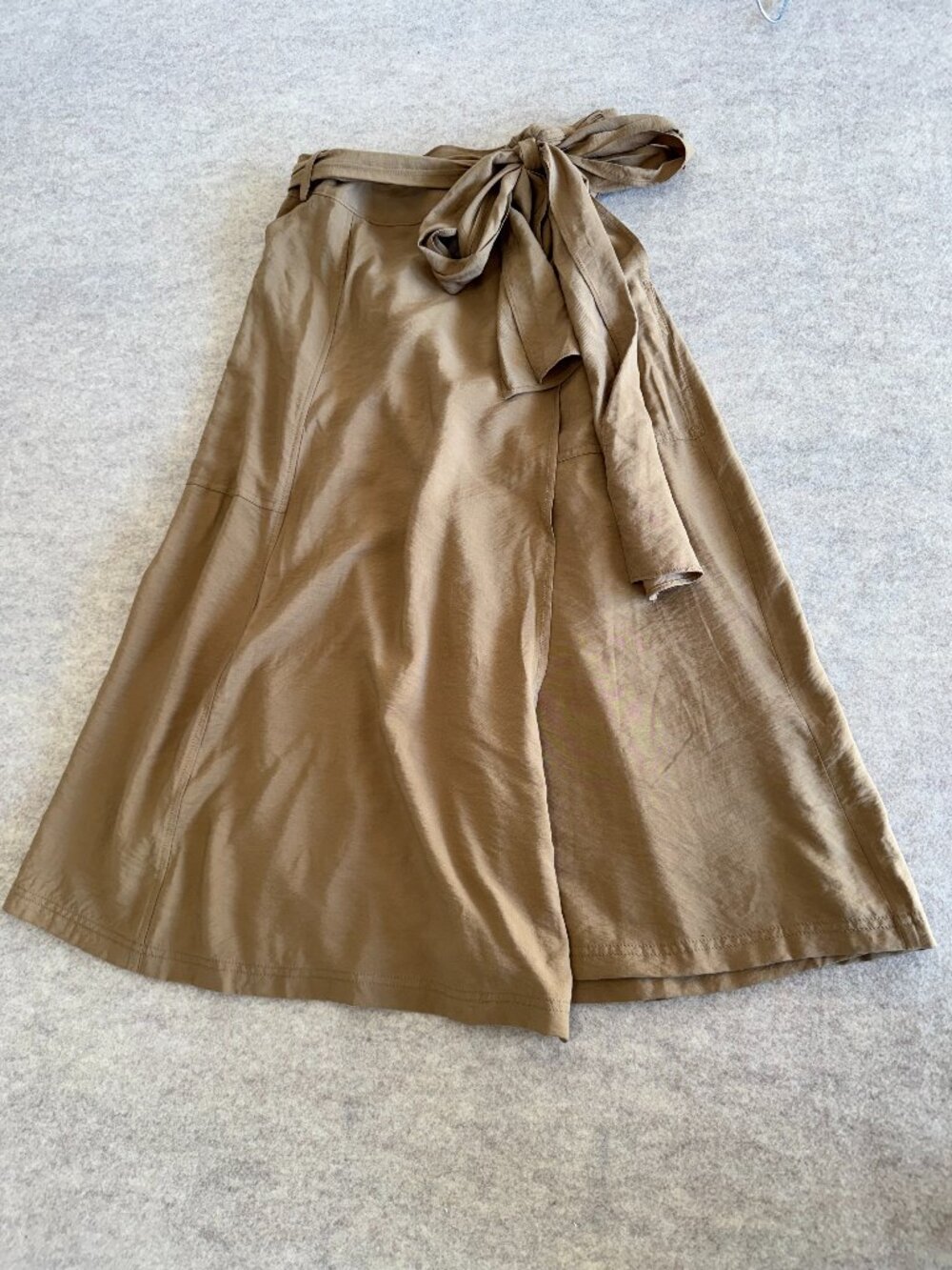 Banana Republic Khaki Wrap Midi Skirt Tie Waist A Line Utility Size 6 - Picture 2 of 8
